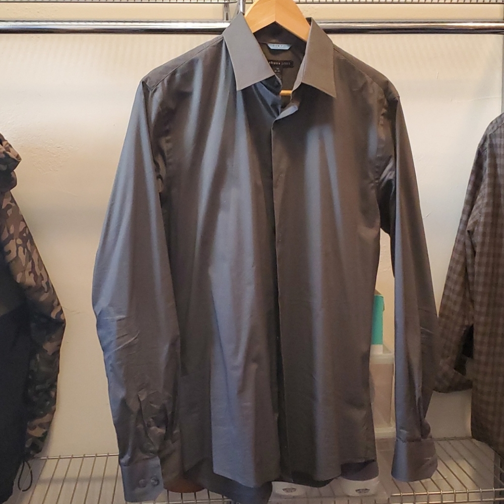 Van Heusen men's dress shirt